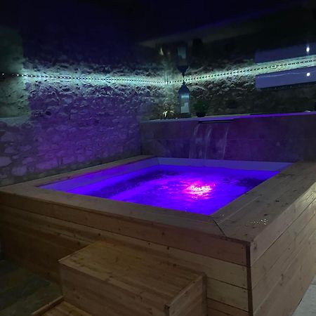 Gite A La Ferme Avec Jacuzzi Et Sauna Villefloure Kültér fotó
