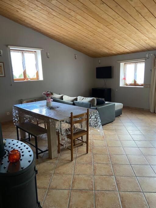 Gite A La Ferme Avec Jacuzzi Et Sauna Villefloure Kültér fotó