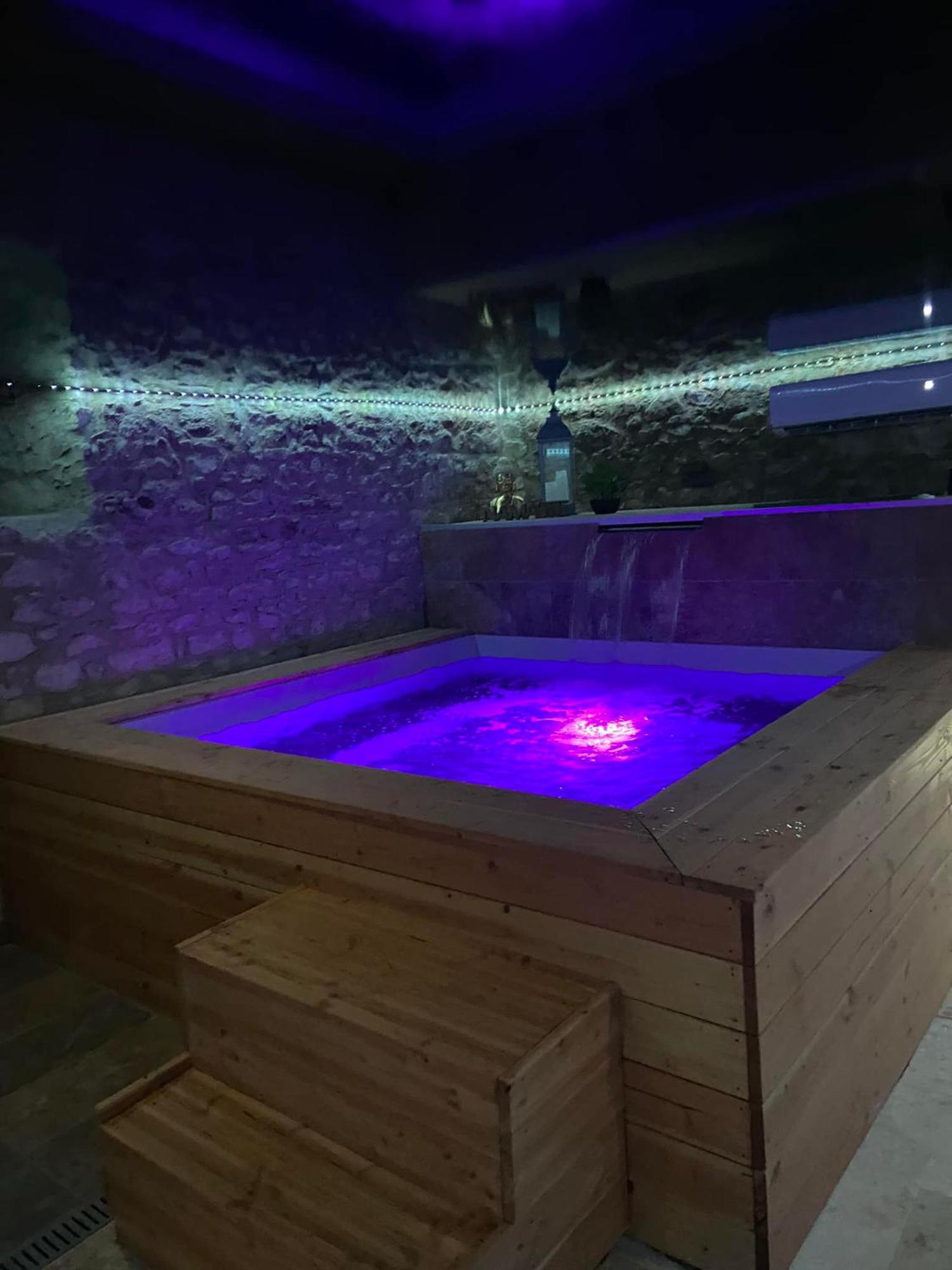 Gite A La Ferme Avec Jacuzzi Et Sauna Villefloure Kültér fotó